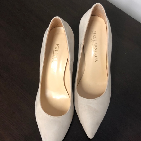 Hellas Shoes Shoes - Cream Suede Pumps
